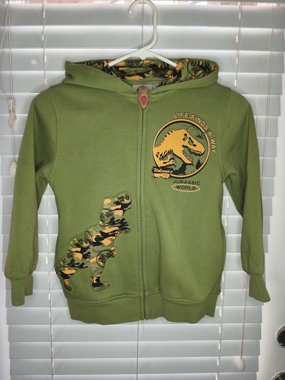 Jurassic World T-Rex Head Zipper Hooded Sweatshirt Boys Size 8 Camo Green Hoodie